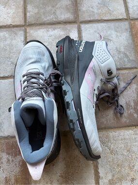 Salomon Women's Trail Sneakers - Light Gray and Pink Accent